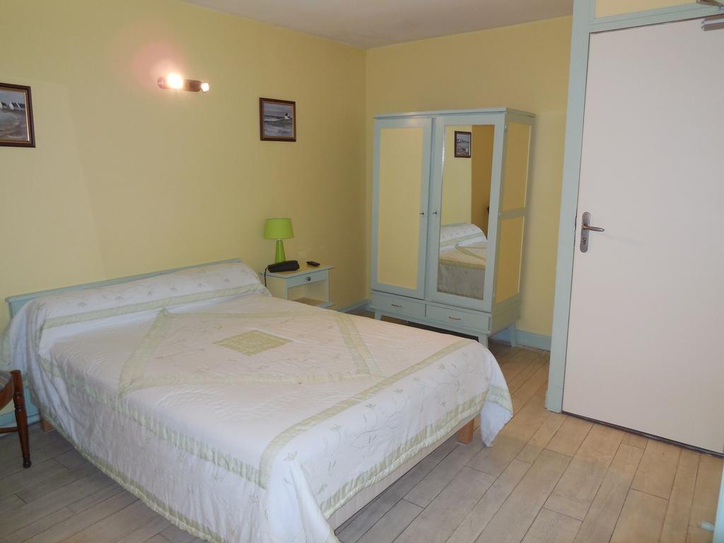 Hotel Le Lion D'Or Salbris Luaran gambar